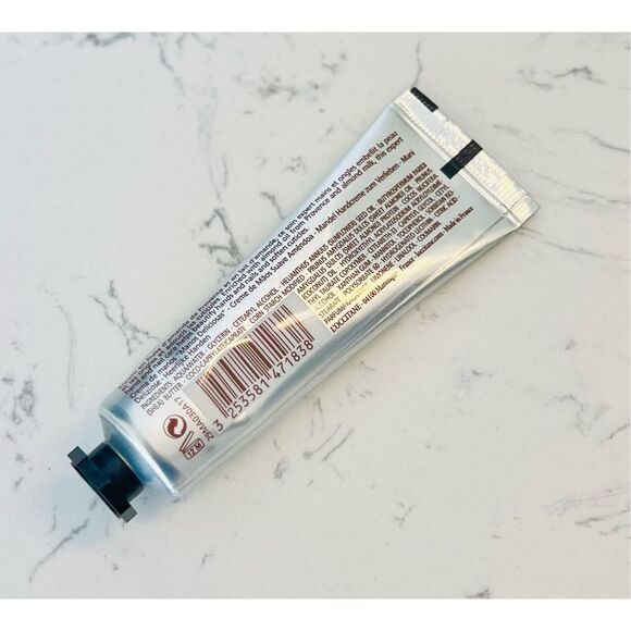 L'Occitane En Provence AMANDE Delicious Almond Hand & Nail Care 1.0 oz manicure - Picture 2 of 3